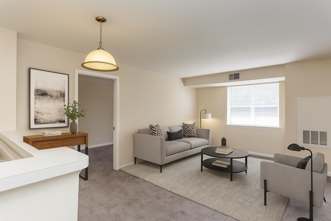 Potomac Woods Senior Living in Woodbridge, VA - Foto de edificio