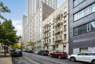 212 West in New York, NY - Building Photo - Primary Photo