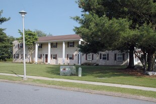 489 E Elmwood Ave in Mechanicsburg, PA - Building Photo