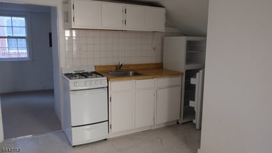 14 Elm St in Morristown, NJ - Building Photo - Building Photo