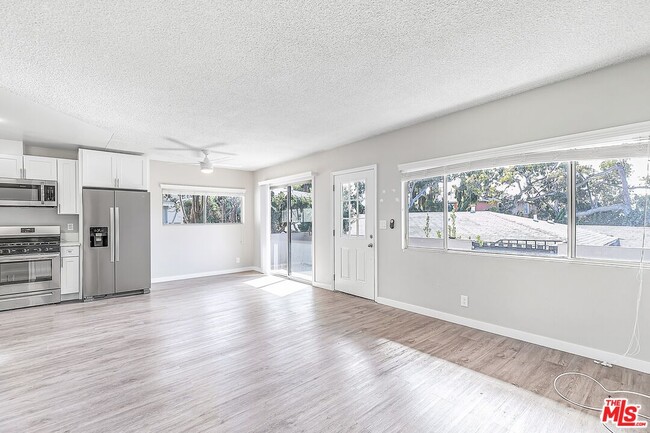 2512 Kansas Ave in Santa Monica, CA - Building Photo - Building Photo