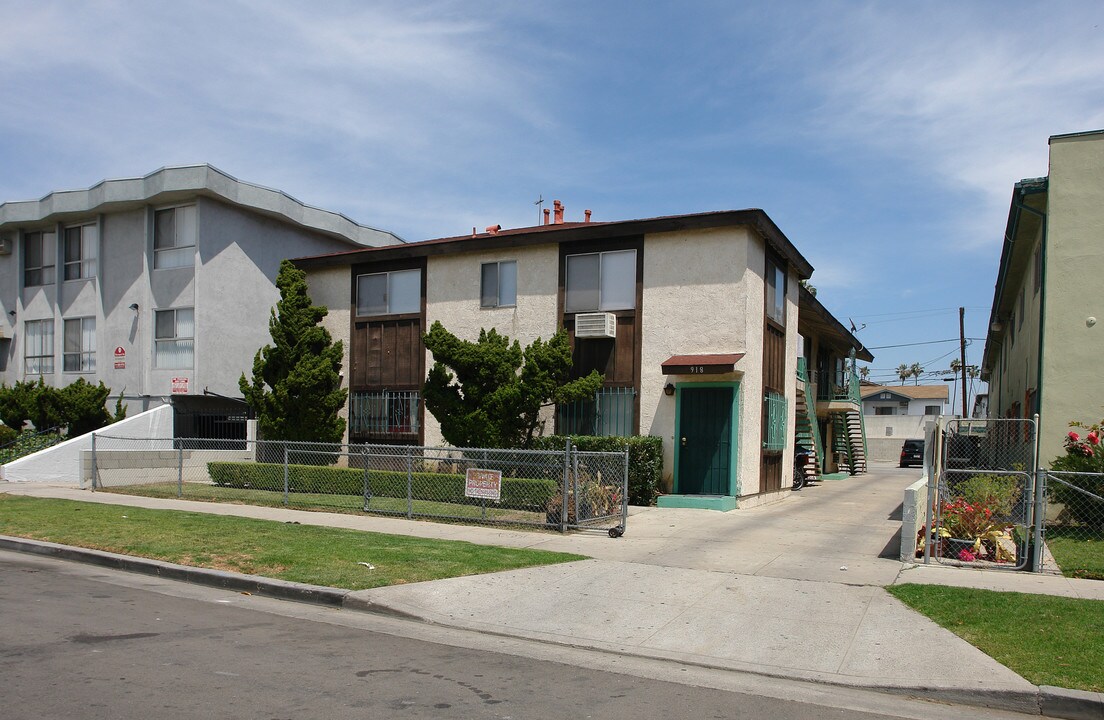 918 N Ardmore Ave in Los Angeles, CA - Building Photo