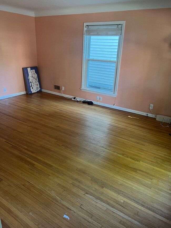 2315 Harriet Ave, Unit Lower Level Duplex Unit