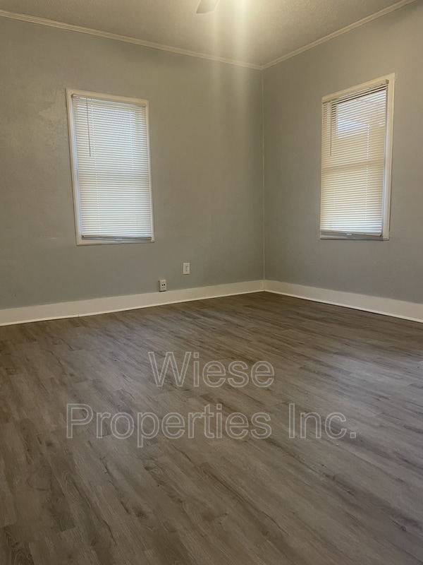 property at 1617 E Matheny Ave