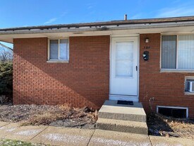 381-385 S Yearling Rd in Whitehall, OH - Building Photo