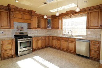 23125 Vose St in Los Angeles, CA - Building Photo - Building Photo