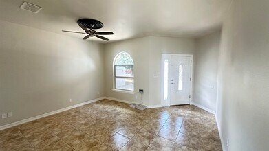 1511 Texoma St in Laredo, TX - Building Photo - Building Photo