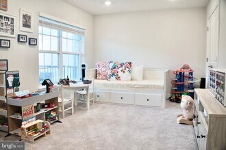 8037 Potter Pl in Elkridge, MD - Building Photo - Building Photo