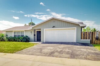 1819 16th Ave N in Lake Worth Beach, FL - Building Photo - Building Photo