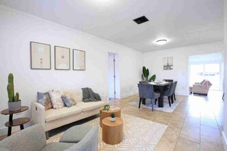 7313 SW 16th Terrace in Miami, FL - Foto de edificio - Building Photo