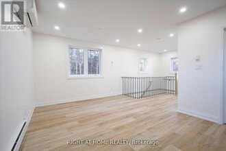 809 Helen Crescent in Pickering, ON - Building Photo - Building Photo