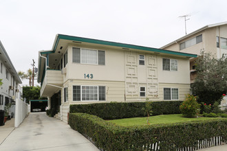 143 N Hamilton Dr in Beverly Hills, CA - Building Photo - Primary Photo