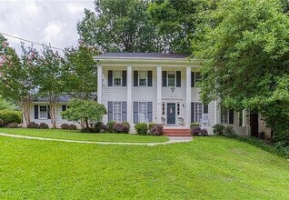 5540 Windy Ridge Dr NE in Atlanta, GA - Building Photo - Building Photo