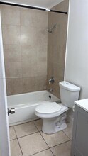 835 SW 8th St in Hallandale Beach, FL - Building Photo - Building Photo