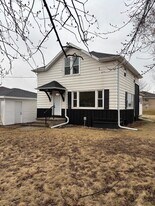 2004 Holland Rd in Appleton, WI - Building Photo