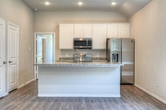 11779 White Cedar St in Willis, TX - Building Photo - Building Photo