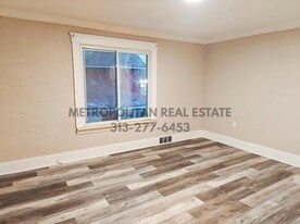 4476 Monroe St in Ecorse, MI - Building Photo