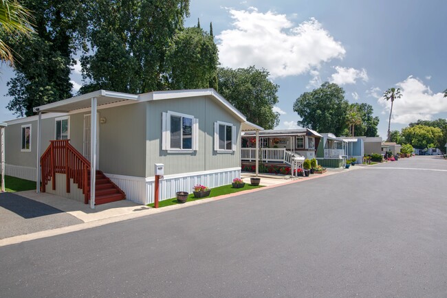 Casa Mobile Park in West Sacramento, CA - Building Photo - Building Photo