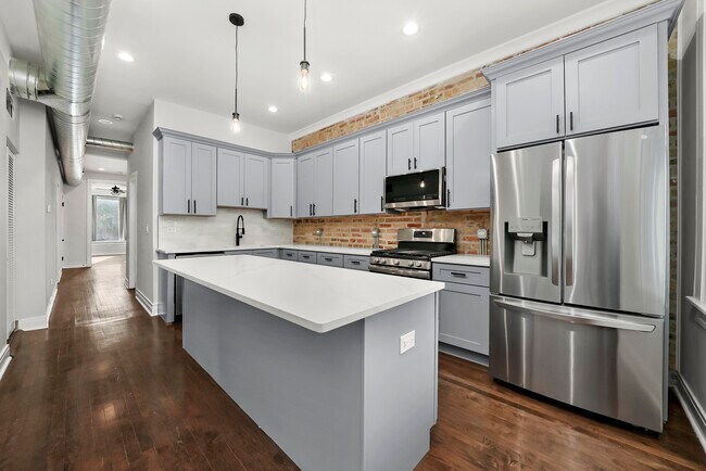 1306 N Maplewood Ave, Unit 1