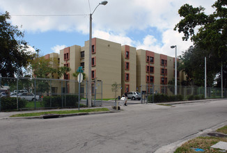 Wynwood Elderly in Miami, FL - Building Photo - Building Photo