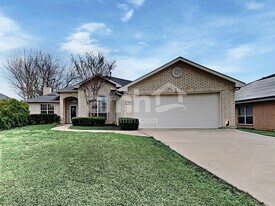 1606 Windcastle Dr in Mansfield, TX - Building Photo