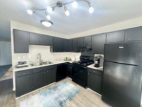 Madison Pines Apartment Homes in Madison, AL - Foto de edificio - Building Photo