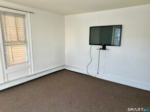 182 Black Rock Ave in Bridgeport, CT - Building Photo - Building Photo