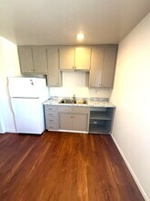 211 W Orange St in Santa Maria, CA - Foto de edificio - Building Photo