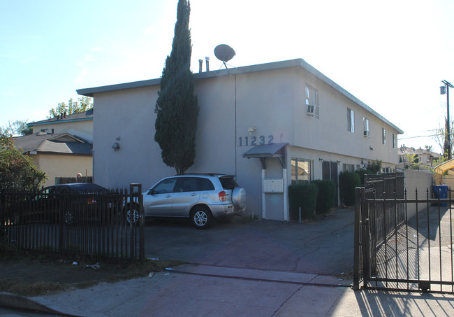 11232 Califa St in North Hollywood, CA - Building Photo - Building Photo