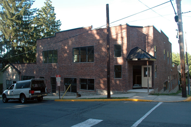 805 Scott St in Stroudsburg, PA - Foto de edificio - Building Photo