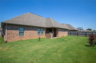 3103 SW Silverbark Rd in Bentonville, AR - Building Photo - Building Photo