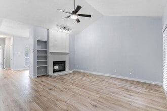12660 Hillcrest Rd, Unit 5205 in Dallas, TX - Building Photo - Building Photo