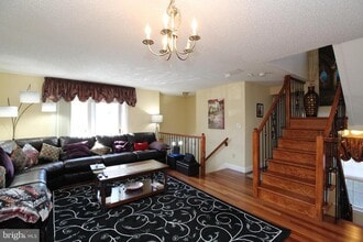 9 Halstead Pl in Princeton, NJ - Building Photo - Building Photo