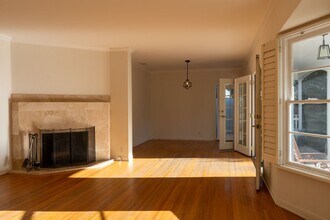 4411 S Mullen Ave in Los Angeles, CA - Building Photo - Building Photo