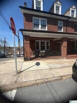 1132 Mahantongo St in Pottsville, PA - Building Photo