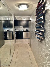 205 E Harmon Ave in Las Vegas, NV - Building Photo - Building Photo