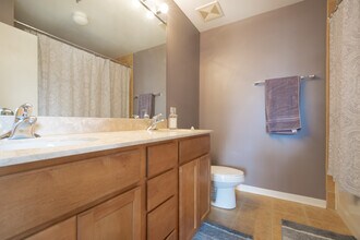 4350 N Broadway in Chicago, IL - Building Photo - Building Photo
