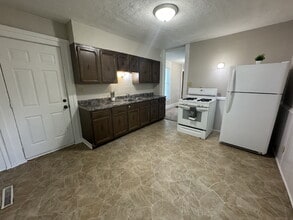 201 Eastman Ave in Springfield, IL - Building Photo - Building Photo