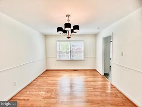9303 Clanbrook Ct in Fairfax, VA - Building Photo - Building Photo
