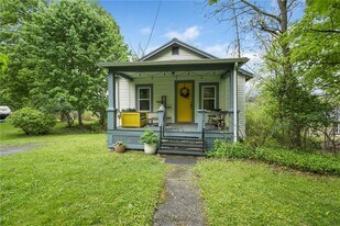 570 Spencer Rd in Ithaca, NY - Building Photo