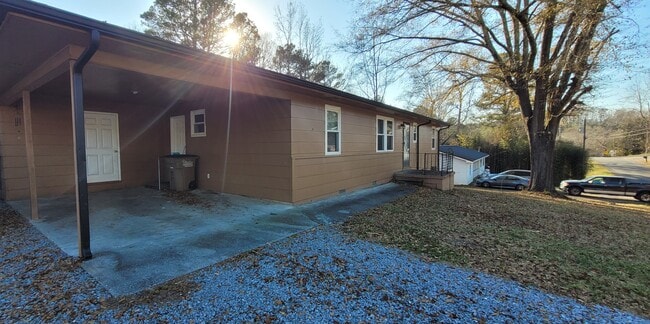 189 Whitmire Cir in Tunnel Hill, GA - Building Photo - Building Photo