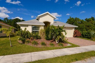 9756 Palm Breezes Dr in Fort Pierce, FL - Building Photo - Building Photo