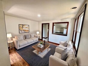 15511 N Park Ave, Unit 2 in Eastpointe, MI - Building Photo - Building Photo