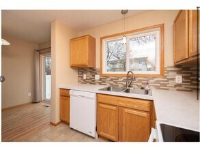 16331 Timber Crest Dr SE in Prior Lake, MN - Building Photo - Building Photo