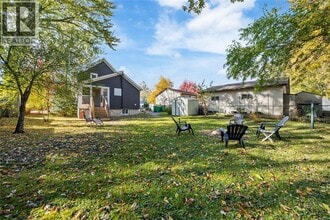 374 Kerby St in Petrolia, ON - Building Photo - Building Photo