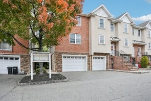 29 Michael Ln in Wallington, NJ - Building Photo