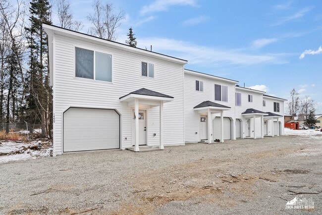 1493 W 40th Ave, Unit #1493 in Anchorage, AK - Building Photo - Building Photo