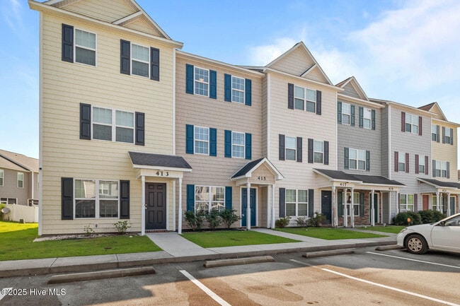 415 Caldwell Loop in Jacksonville, NC - Building Photo - Building Photo
