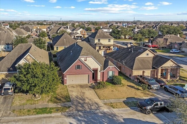 8306 Hampton Bay Drive in Baytown, TX - Foto de edificio - Building Photo