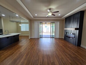 213 Holly Oak Ct in Reno, NV - Building Photo - Building Photo